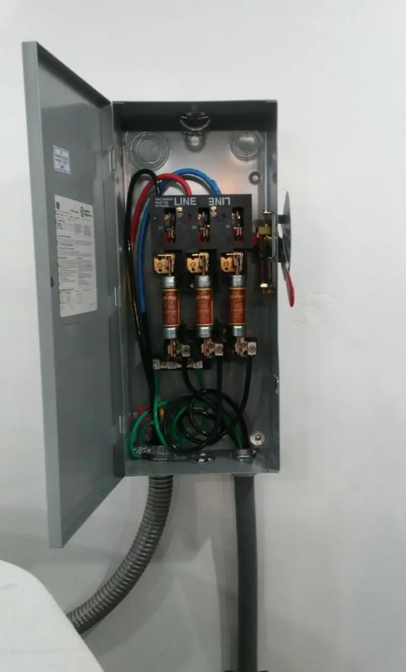 Three-phase disconnect switch installed for Smoke Detector Installation in Arcade